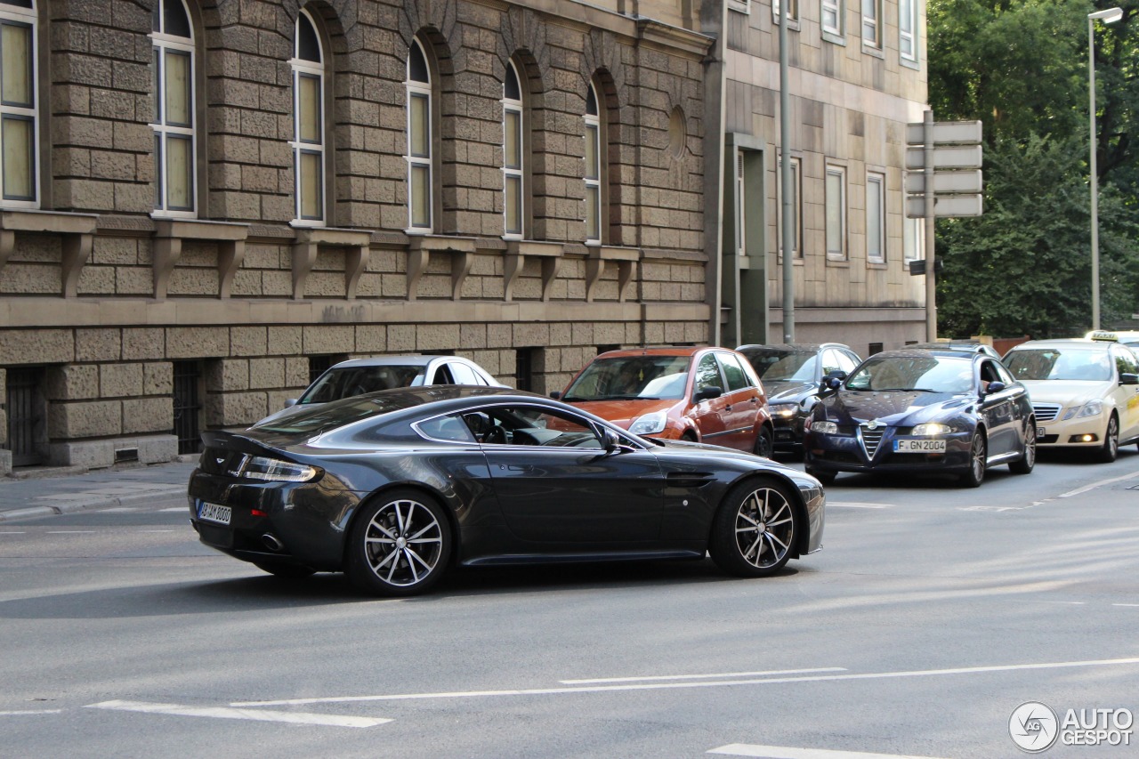 Aston Martin V8 Vantage S