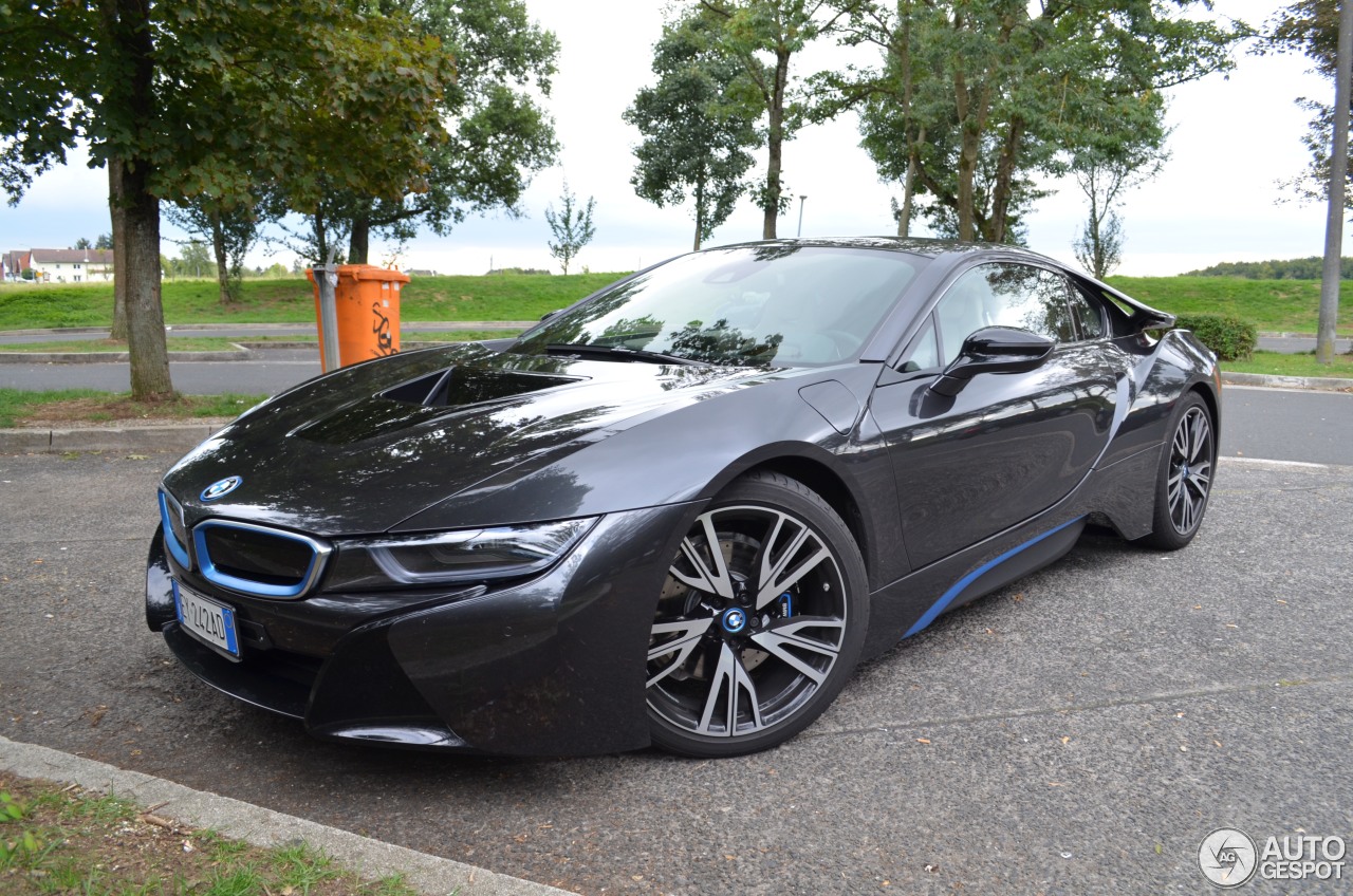 BMW i8