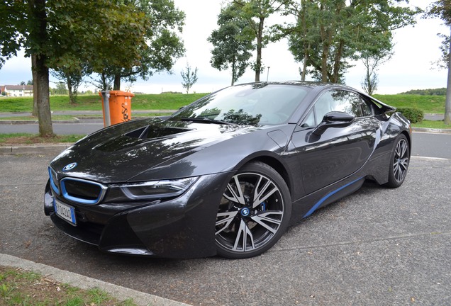 BMW i8