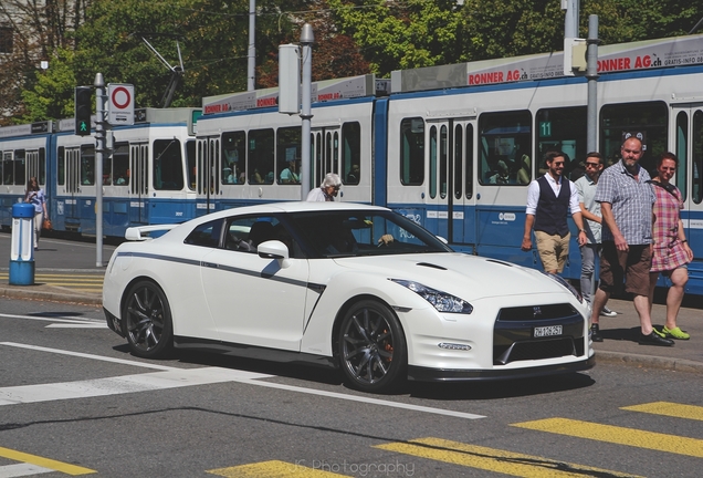 Nissan GT-R 2012