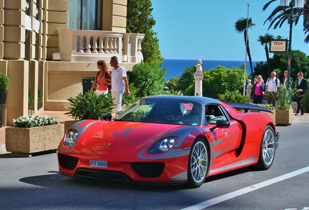 Porsche 918 Spyder Weissach Package