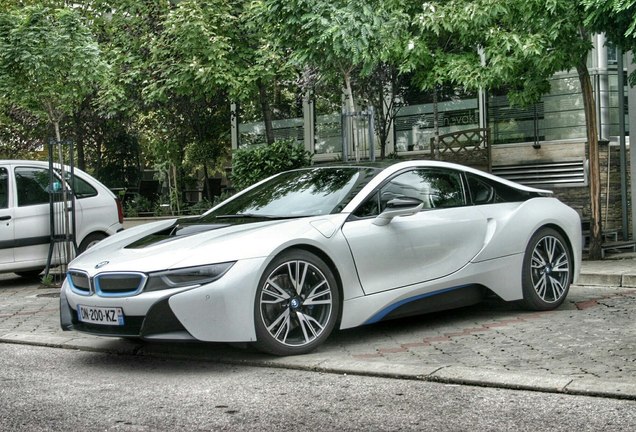 BMW i8