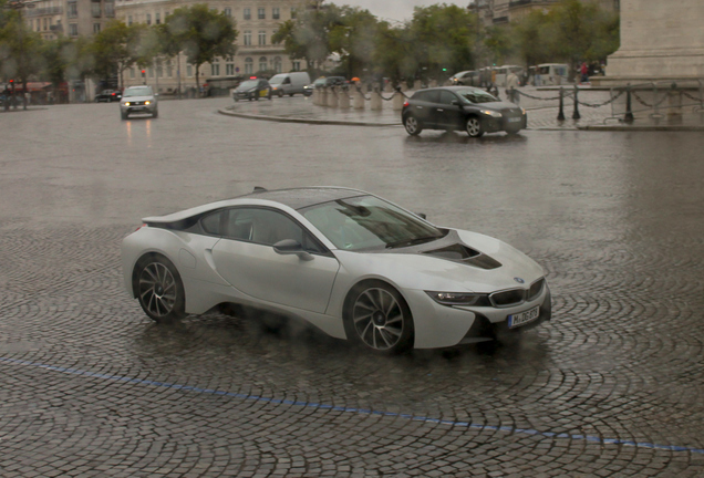 BMW i8