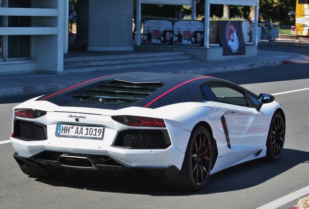 Lamborghini Aventador LP700-4 Pirelli Edition