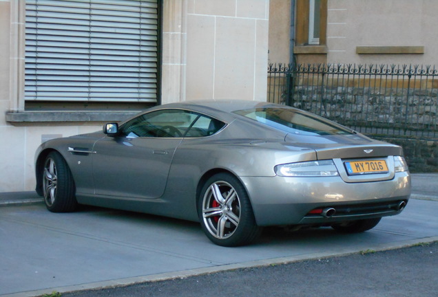 Aston Martin DB9