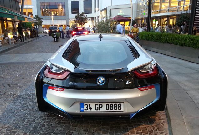 BMW i8