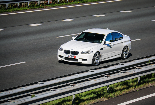 BMW M5 F10 2011