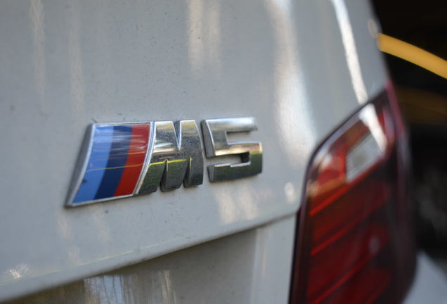 BMW M5 F10 2011