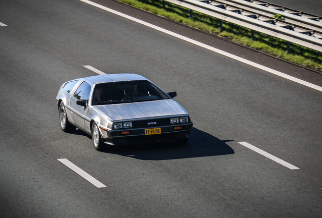 DeLorean DMC-12