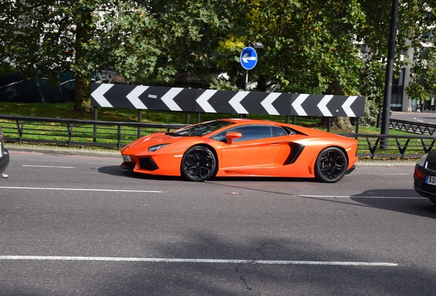 Lamborghini Aventador LP700-4