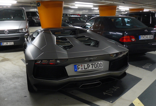 Lamborghini Aventador LP700-4 Roadster