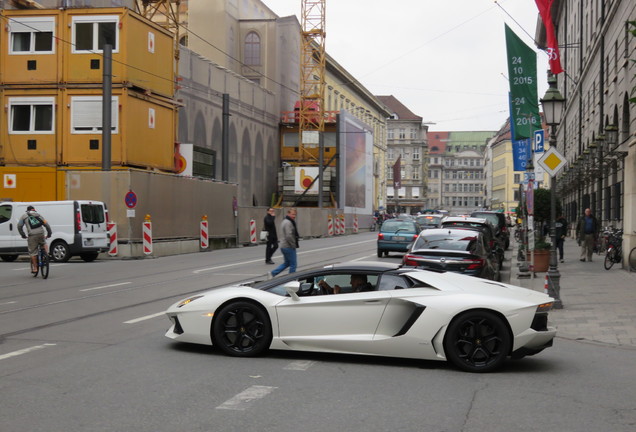 Lamborghini Aventador LP700-4 Roadster