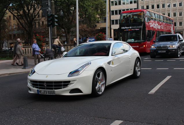 Ferrari FF