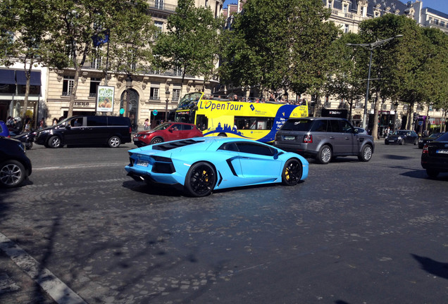 Lamborghini Aventador LP700-4