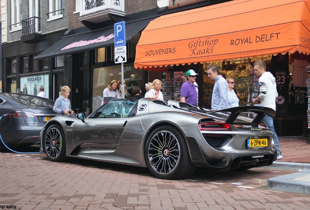 Porsche 918 Spyder Weissach Package