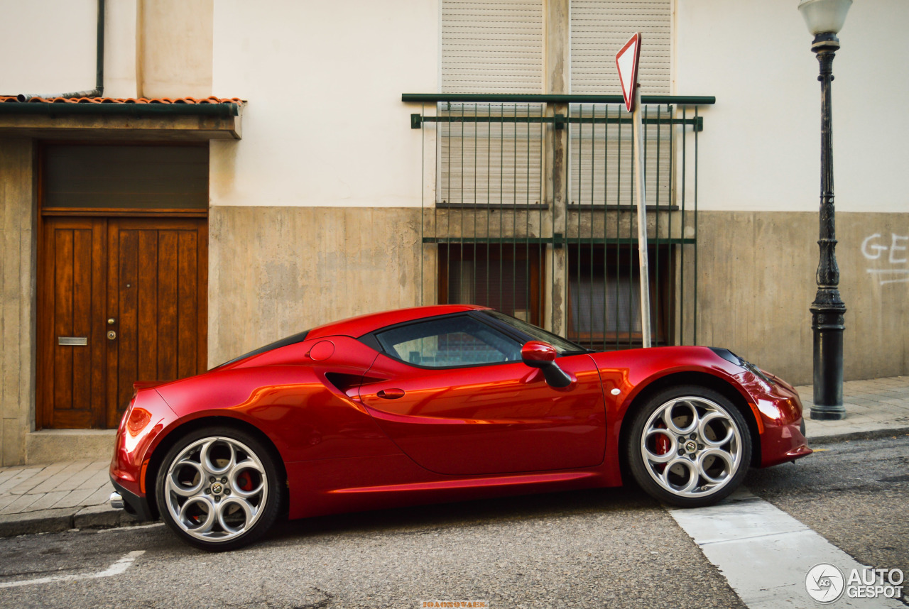 Alfa Romeo 4C Coupé