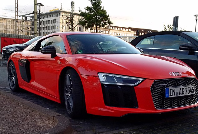 Audi R8 V10 Plus 2015