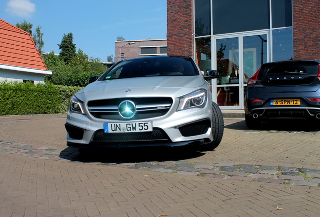 Mercedes-Benz CLA 45 AMG Shooting Brake