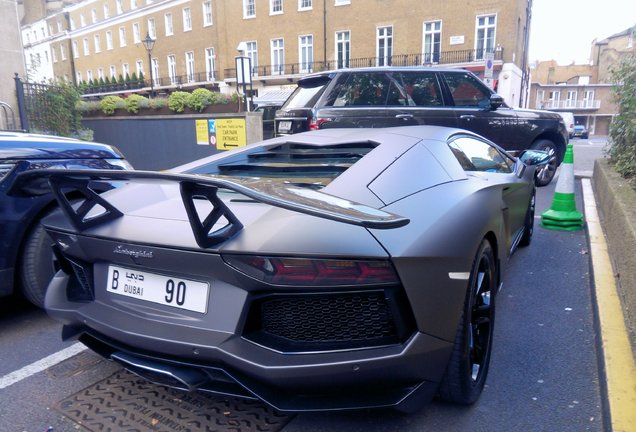 Lamborghini Aventador LP700-4