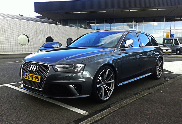 Audi RS4 Avant B8