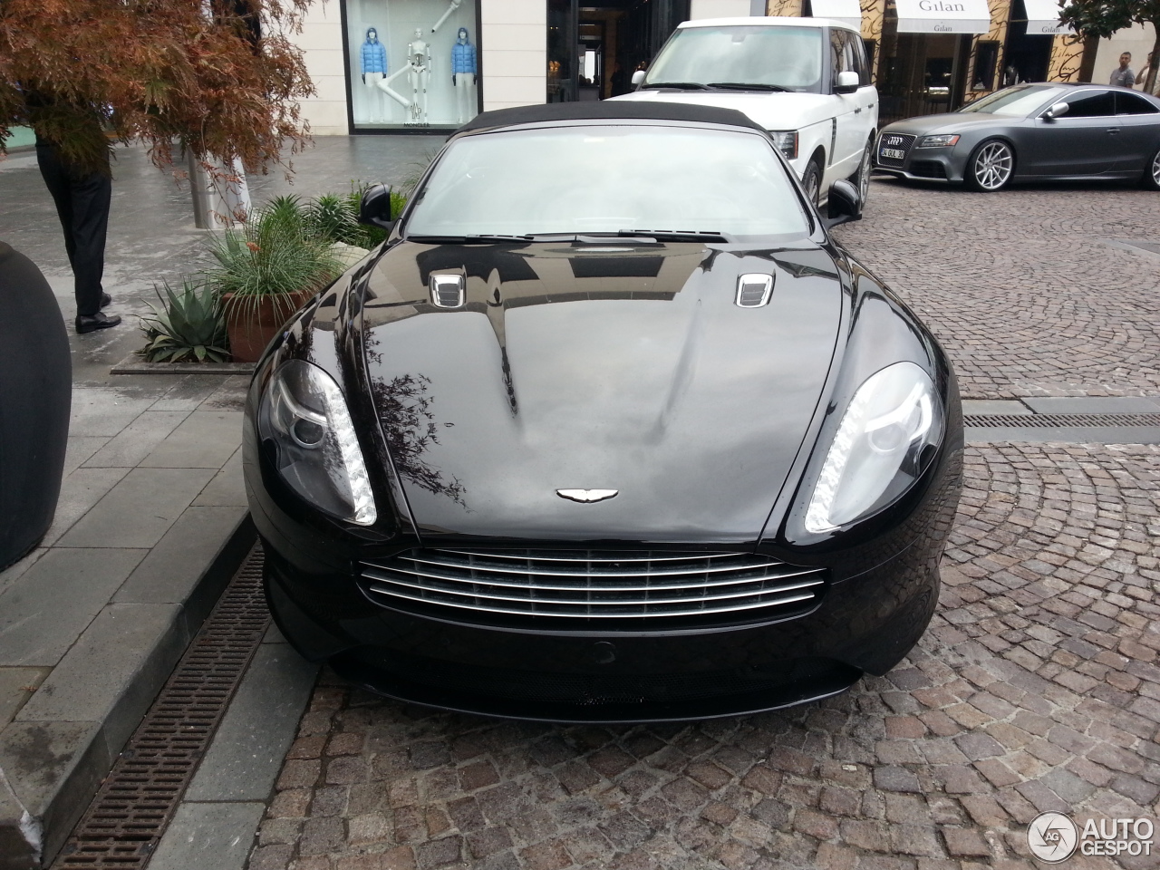 Aston Martin Virage Volante 2011