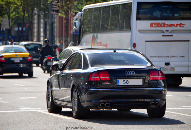 Audi S8 D3