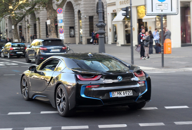 BMW i8