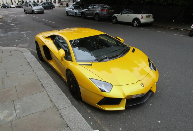 Lamborghini Aventador LP700-4