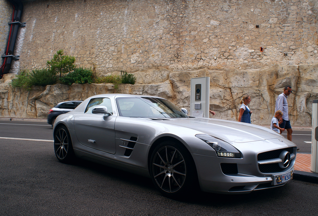 Mercedes-Benz SLS AMG