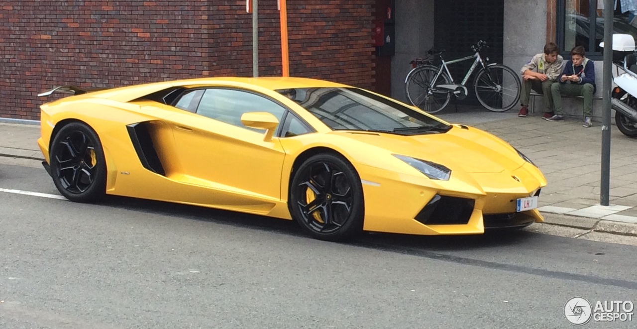 Lamborghini Aventador LP700-4