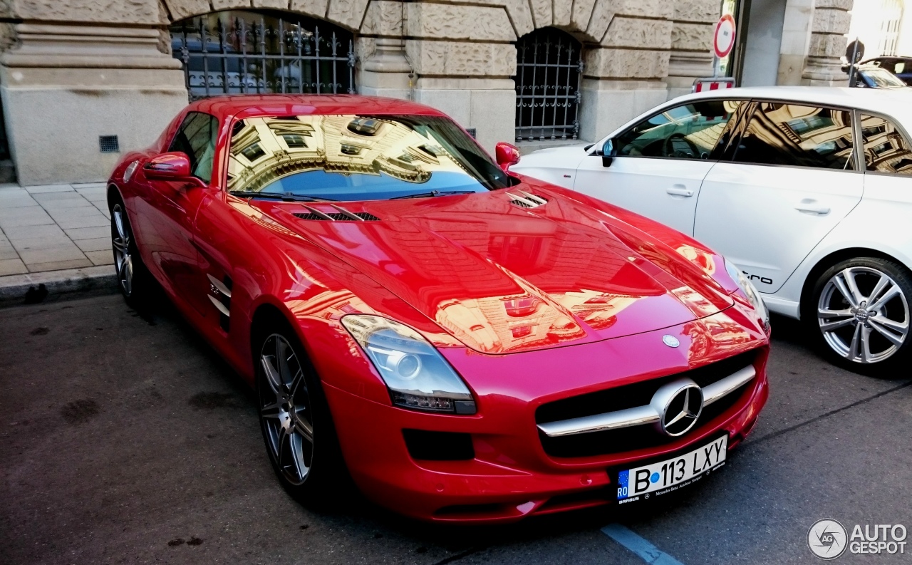 Mercedes-Benz SLS AMG