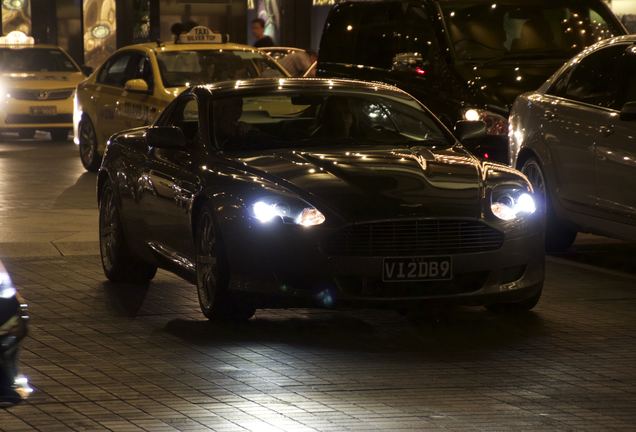 Aston Martin DB9