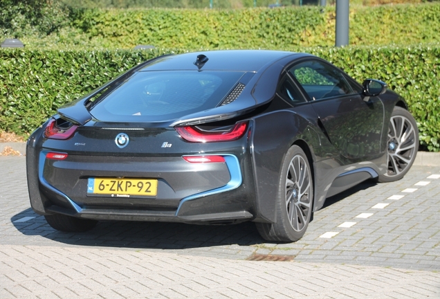 BMW i8