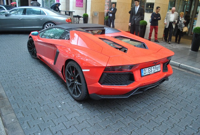 Lamborghini Aventador LP700-4 Roadster