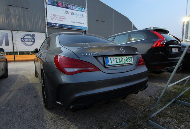 Mercedes-Benz CLA 45 AMG C117