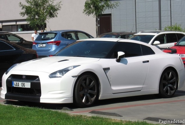 Nissan GT-R