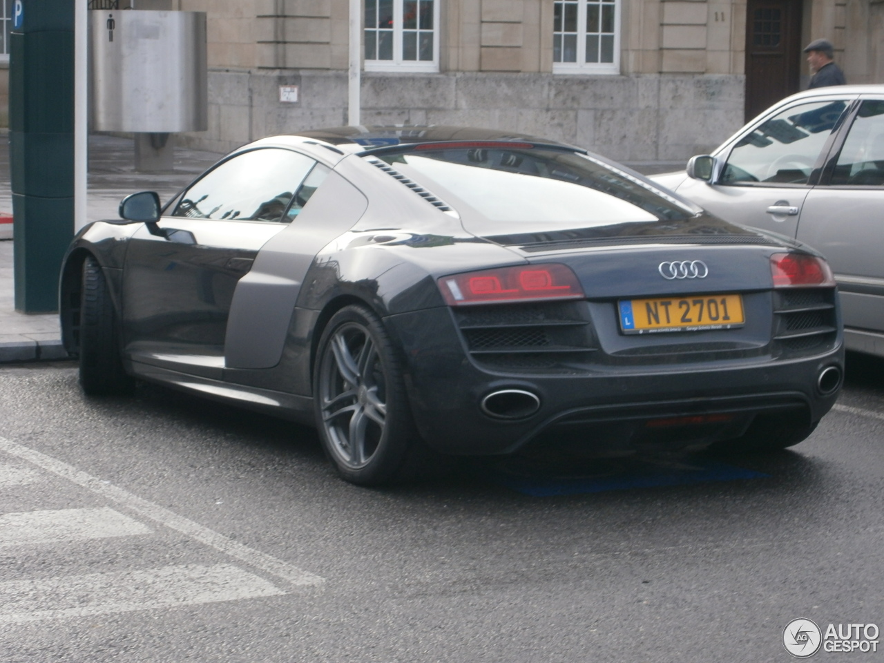 Audi R8 V10