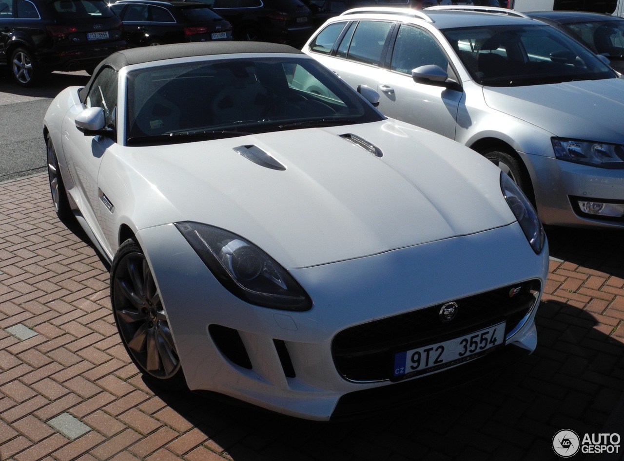 Jaguar F-TYPE S V8 Convertible