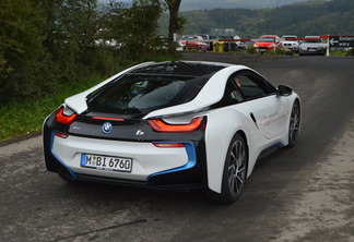 BMW i8