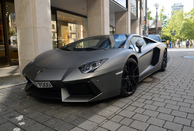 Lamborghini Aventador LP700-4 Roadster