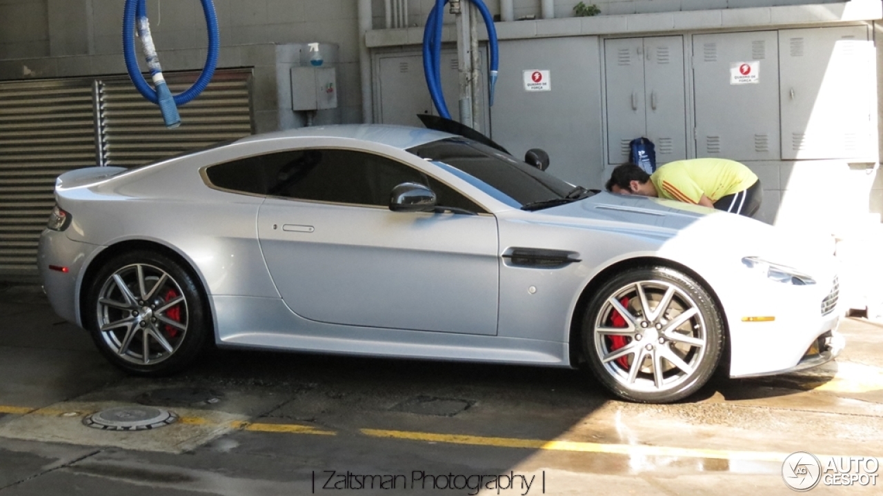 Aston Martin V8 Vantage S