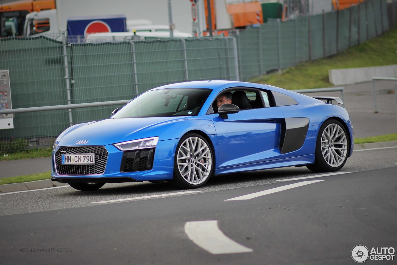 Audi R8 V10 Plus 2015