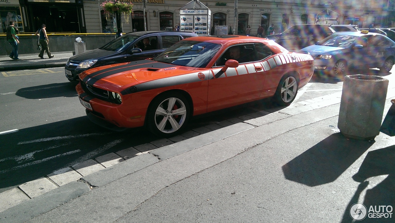 Dodge Challenger SRT-8