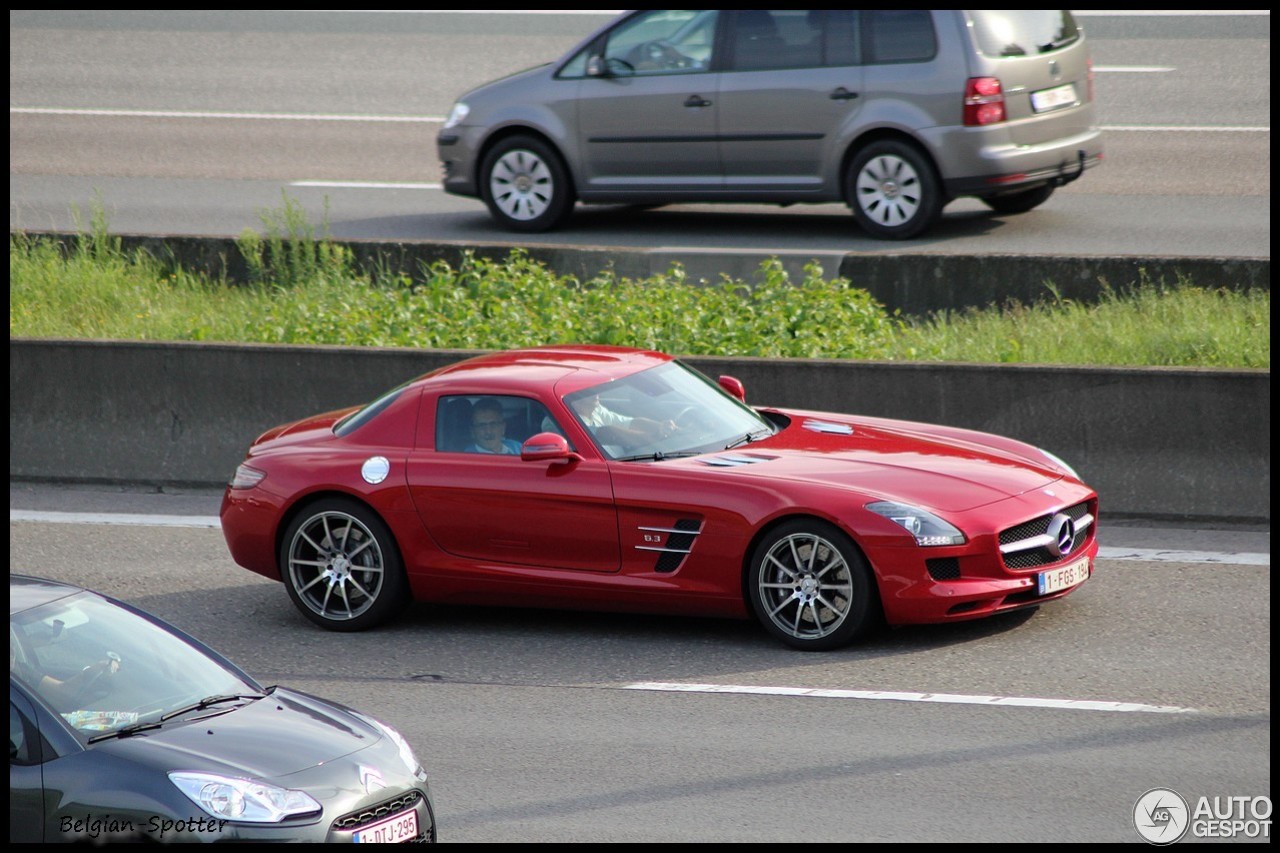 Mercedes-Benz SLS AMG