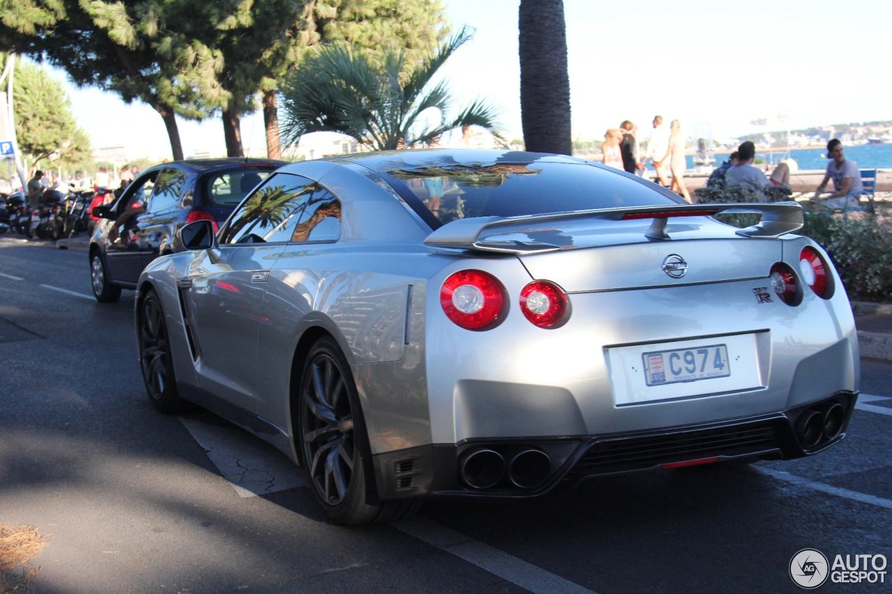 Nissan GT-R 2011