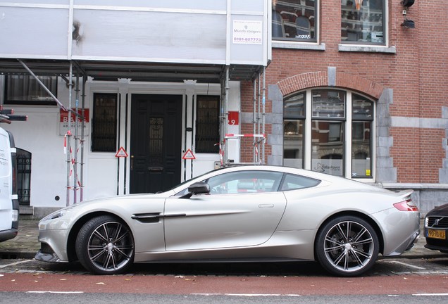 Aston Martin Vanquish 2013