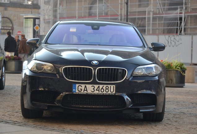 BMW M5 F10 2011