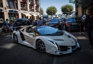 Lamborghini Veneno LP750-4 Roadster