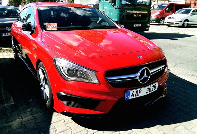 Mercedes-Benz CLA 45 AMG Shooting Brake