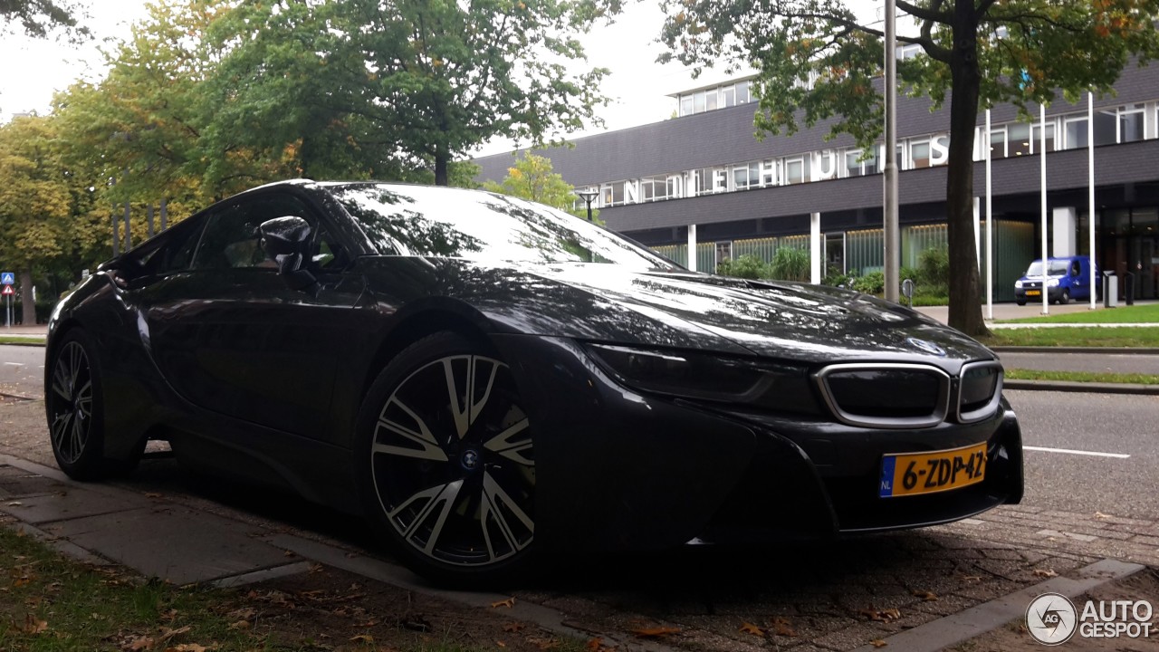 BMW i8